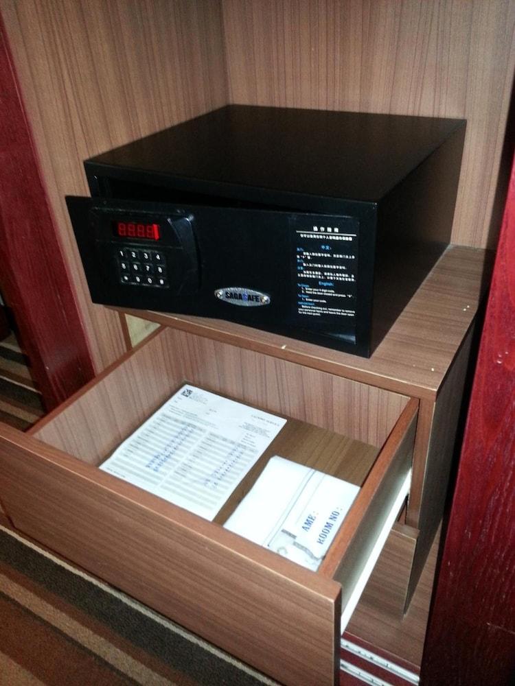 셀린 시티 호텔 코타키나발루 외부 사진